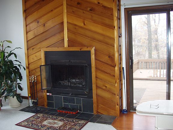5th image of 141 Castlewood Dr