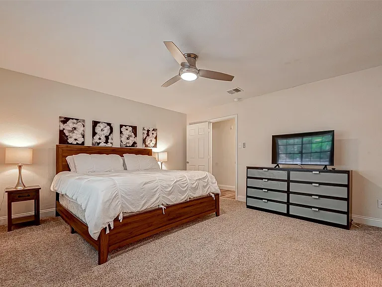 3903 Hermitage Hollow Ln — Photo 33