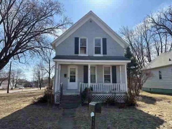 413 N Peach Ave, Marshfield, WI 54449