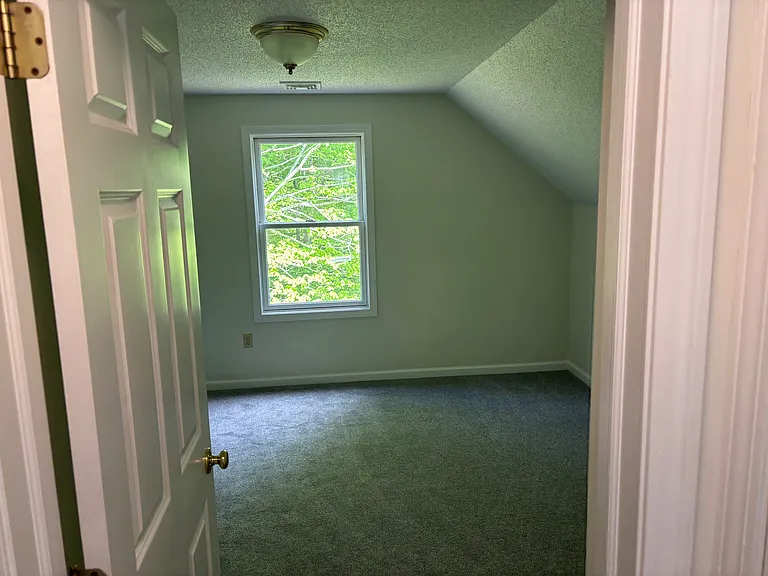 180 Haywardville Rd — Photo 9