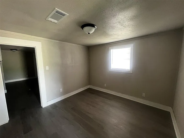 1337 W Procter St — Photo 4