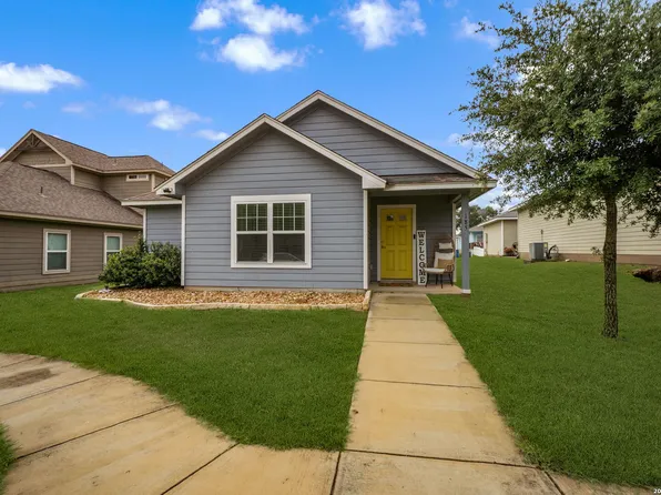185 LARK HILL RD, Floresville, TX 78114