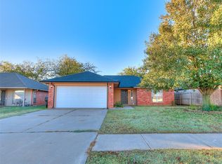 1116 NE 8th St, Moore, OK 73160