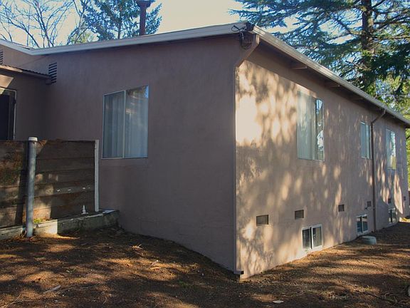 3rd image of 30200 Loma Chiquita Rd