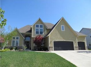 9923 Sunset Dr, Lenexa, KS 66220