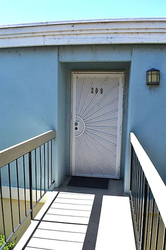 6241 Riverside Blvd Photo 1