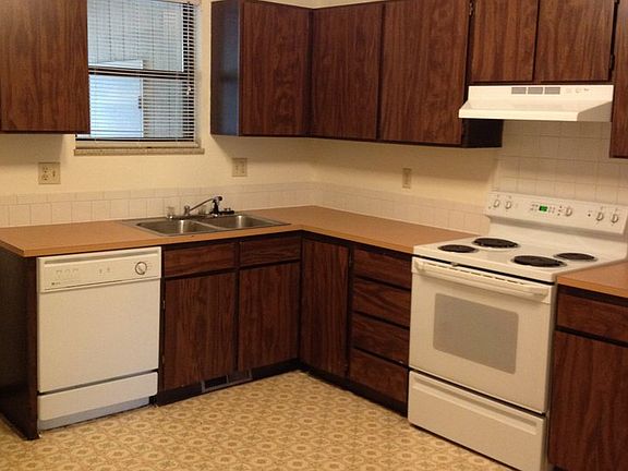 4th image of 422 E 22nd Pl