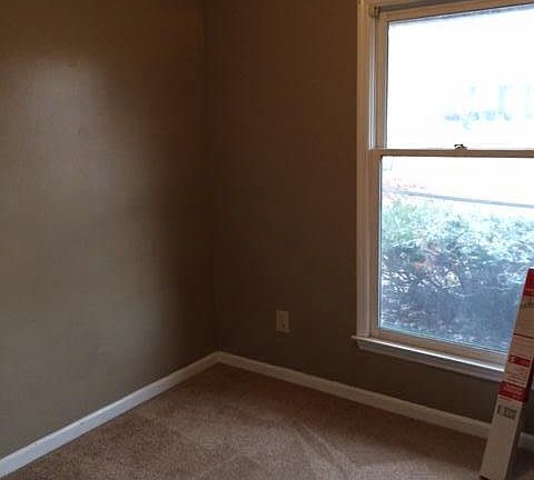 4th image of 484 Scottsdale Cir