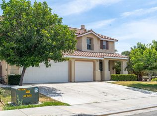 13697 Hunters Run Ct, Corona, CA 92880