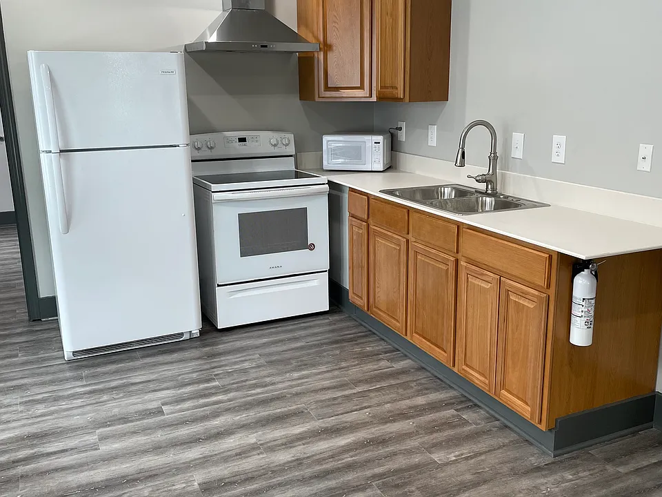 363 Minnesota Ave #1