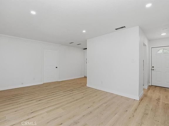 5th image of 6490 Hillside Ave