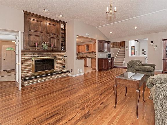 4th image of 34875 McAfee Dr