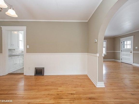 03_1709WisconsinAve_10001_LivingRoom_Low