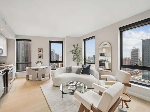 567 Fulton Street 10M image 2 of 11