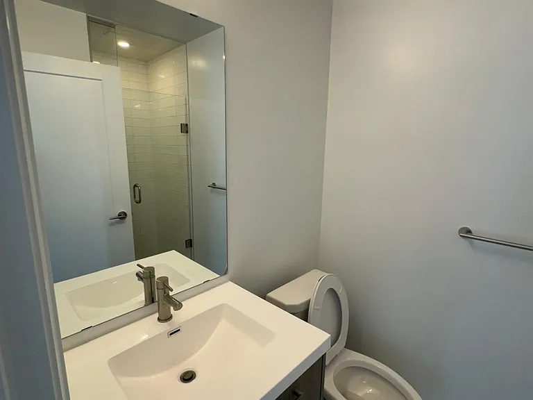 20 Soudan Ave #2204 — Photo 11