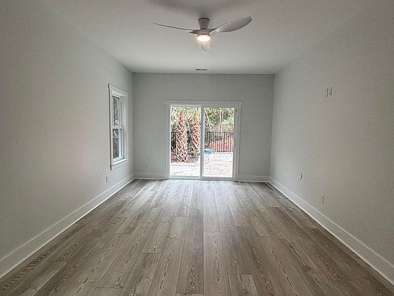 4th image of 405 Emerald Landing Drive