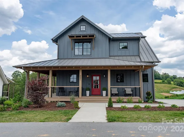 231 Westridge Farm Dr, Woodfin, NC 28804