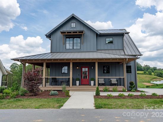 231 Westridge Farm Dr, Woodfin, NC 28804
