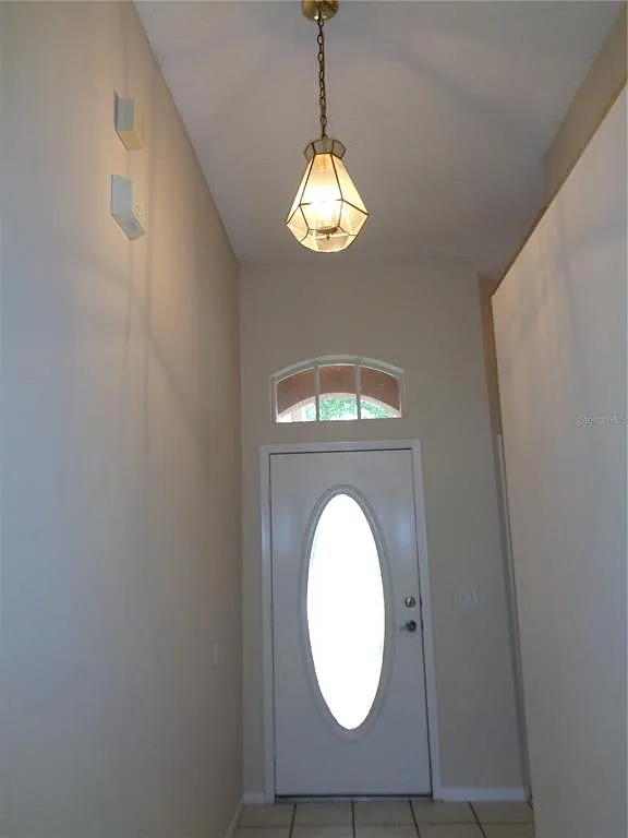 3 bed, 2.0 bath, 1750 sqft, $1,995 — Photo 2