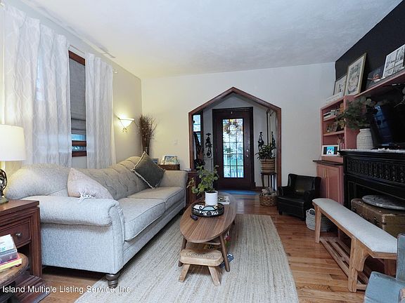 2nd image of 84 Dekay St