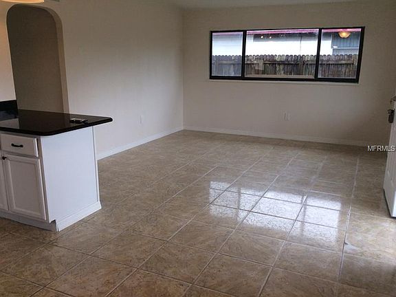 5th image of 301 Cosmos Dr