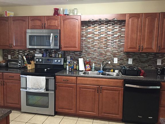 4th image of 205 Alexa Ln