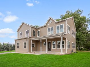 196 Arbor Ridge Dr, Montgomery, IL 60538