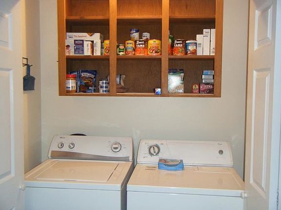 3rd image of 105 Sparrow Ct