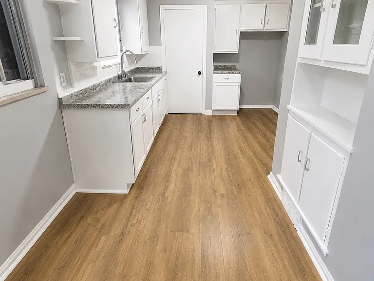 6405 London St — Photo 2
