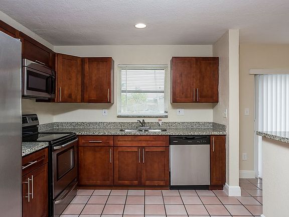 4th image of 18315 SW 94th Ave