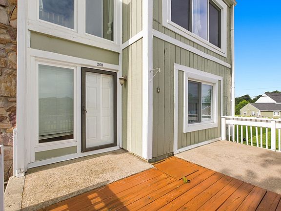 4th image of 200 Raintree Dr