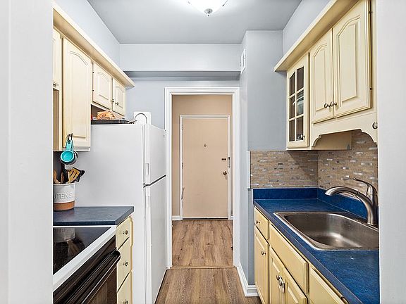 2nd image of 11820 Edgewater Dr APT 305