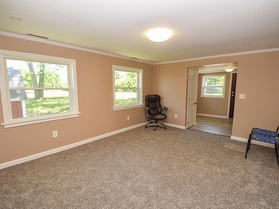 5th image of 3001 N Pauline Ave