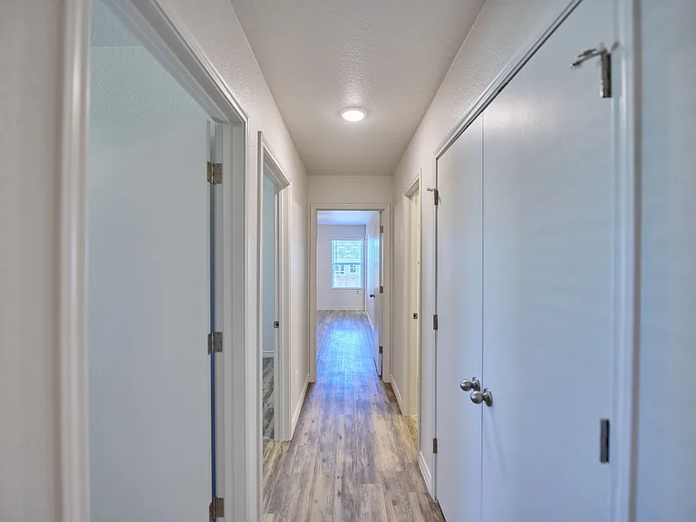1809 Clovis Dr — Photo 10