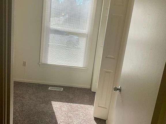 5th image of 823 Avis Dr