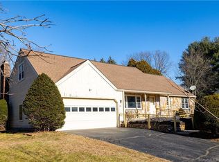 25 Hampshire Dr, Glastonbury, CT 06033