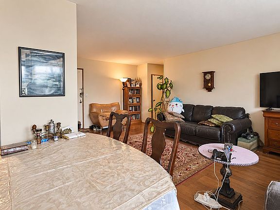 4th image of 2940 W 5th St APT 18E