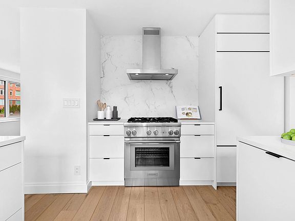 4th image of 201 E 77th St APT 9D