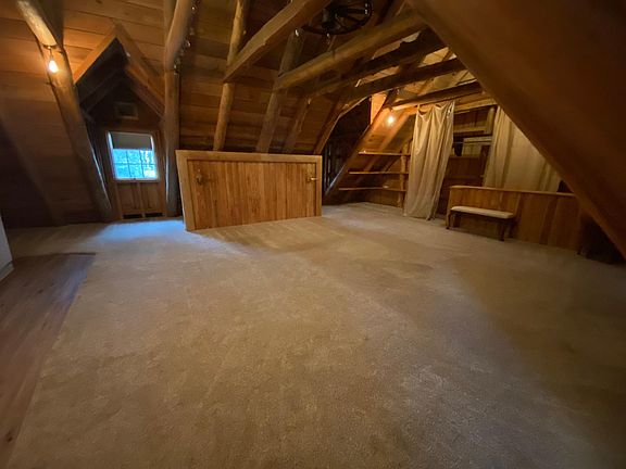 5th image of 978 SW Hamlet Cir