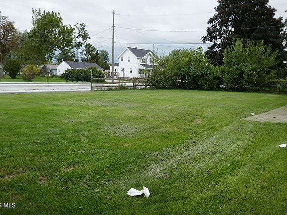 4th image of 2108 Hoops Dr