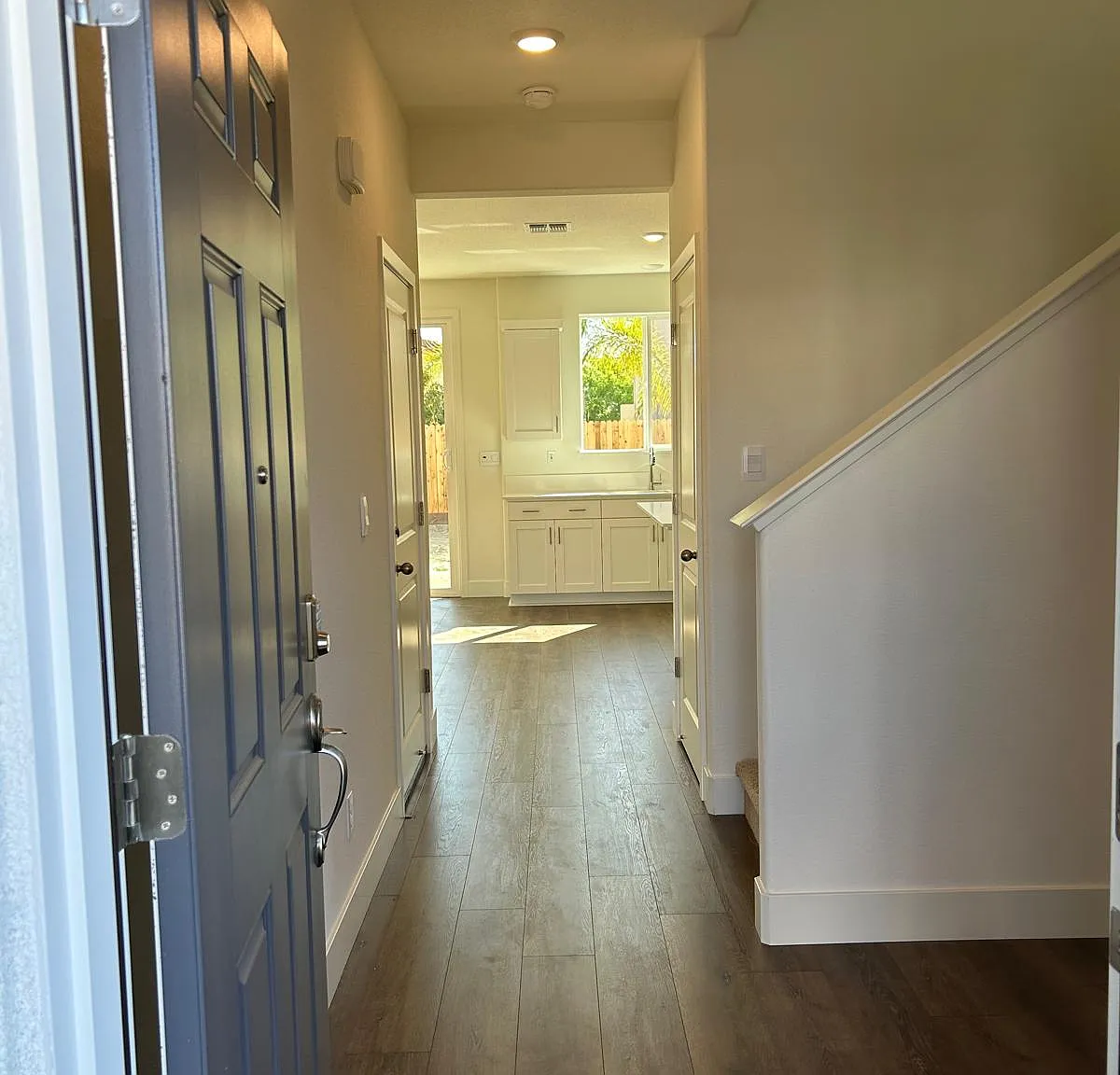 3 bed, 1701 sqft, $2,950 — Photo 3