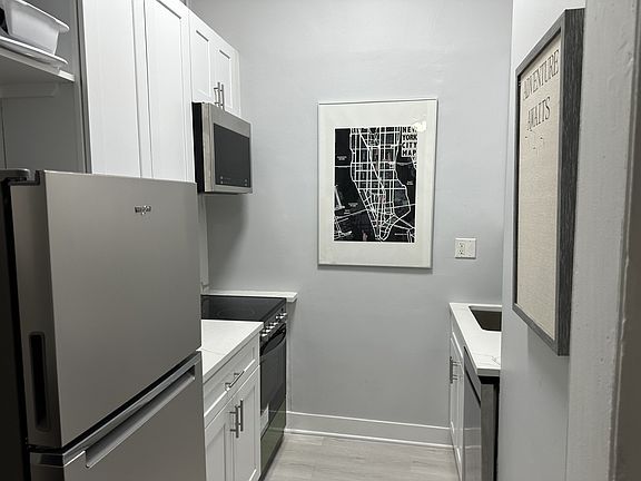4th image of 264 W 73rd St #2R