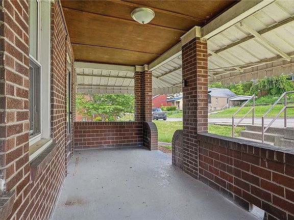 3rd image of 821 Worthington Ave