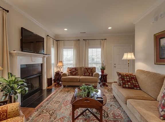 2nd image of 1457 Stratford Hall Cir