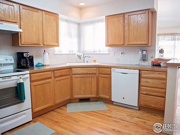 5th image of 1720 32nd St Unit 4