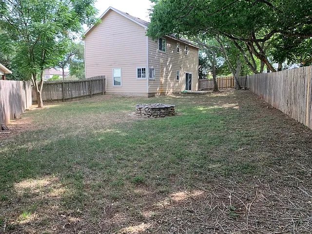 121 Cypress Ct — Photo 15