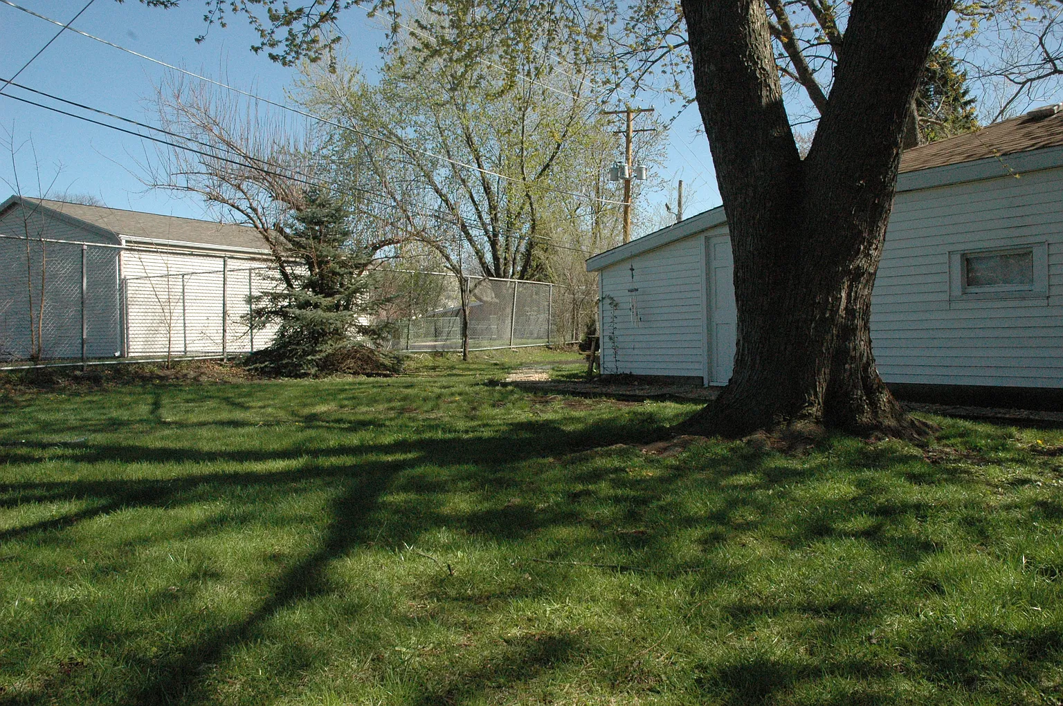 2437 Elder Ln photo 1