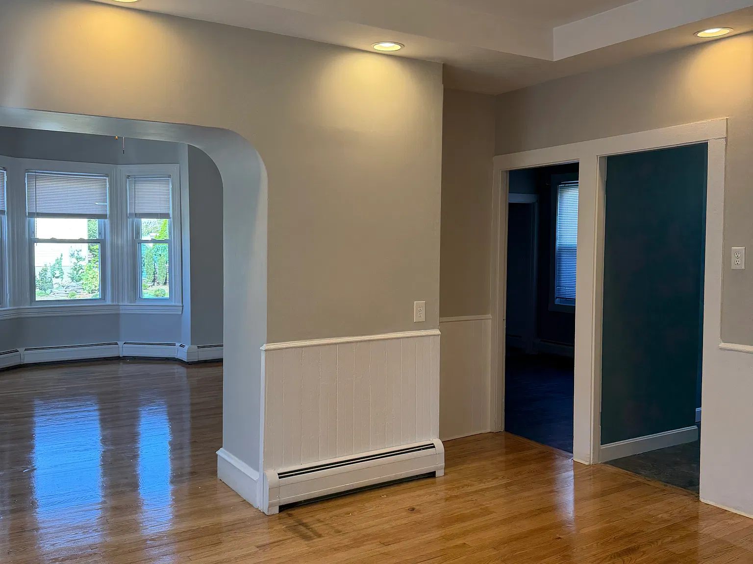 2 bed, 1000 sqft, $2,000 — Photo 3