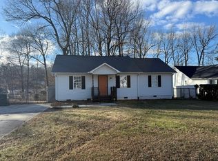 4 Oak Meadow Ln, Thomasville, NC 27360