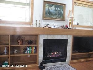 5th image of 926 White Spruce Way NW